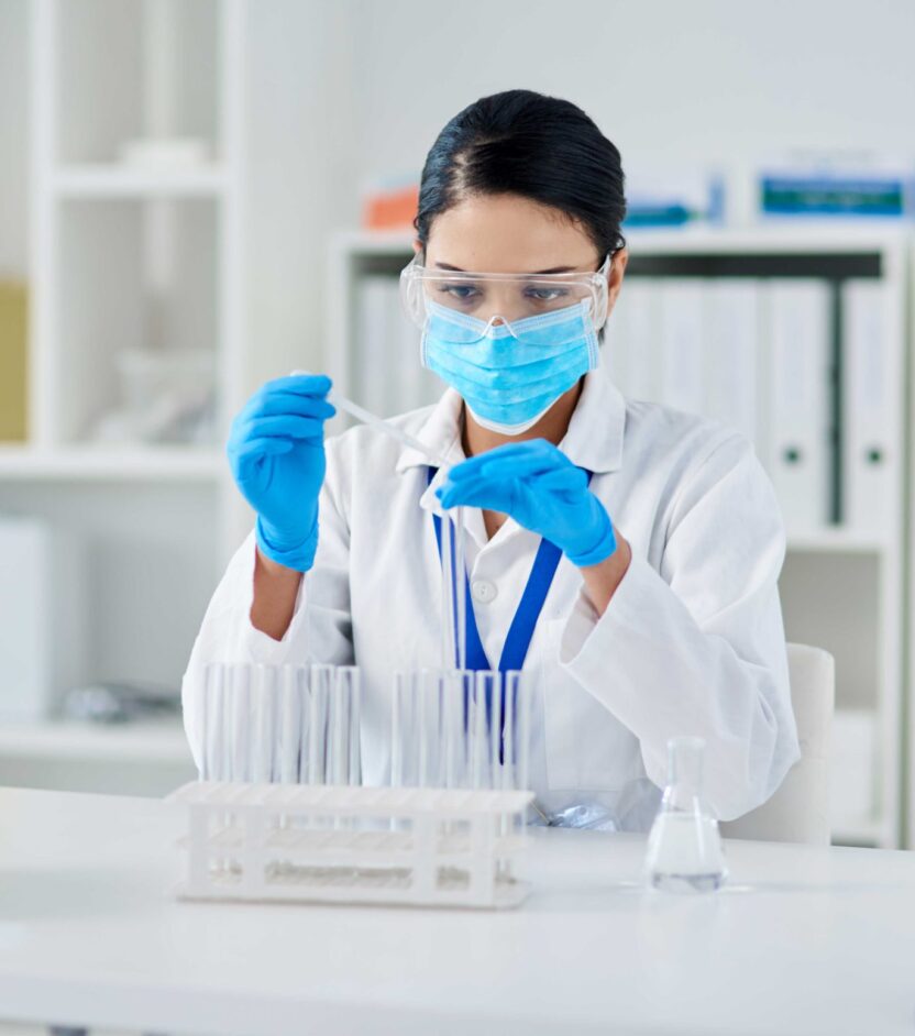 Mitarbeiter in einem pharmazeutischen Forschungslabor