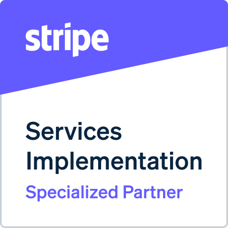 Stripe-Badge mit Text: "Services Implementation Specialized Partner" unterstreicht die Expertise im Bereich Stripe Payments auf einem lila-weißen Hintergrund.