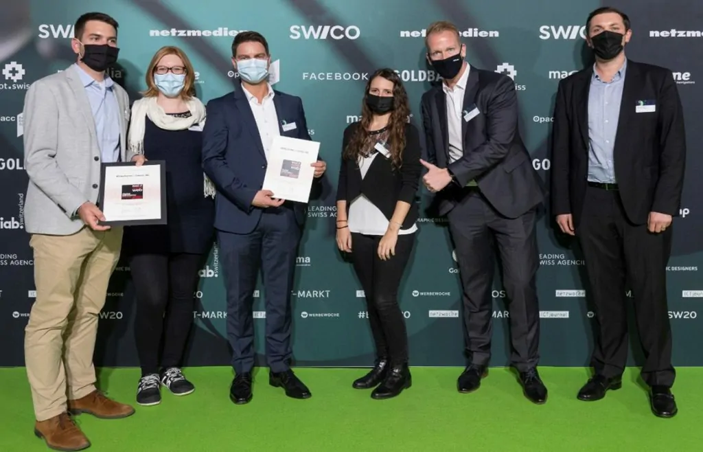 Winterhalter + Fenner and valantic win the “Best of Swiss Web” award in the “Digital Commerce" category. The project team (from L to R): Philipp Guidetti, Daniela Heidt, Reto Rutz, Naomi Plantera, Alexander Zoulkowski, and Hendrik Küppers