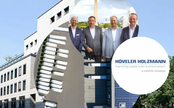 Picture of the founders and managing partners of HÖVELER HOLZMANN and Martin Hofer, Partner & Managing Director at valantic, next to it the HÖVELER HOLZMANN - a valantic company logo