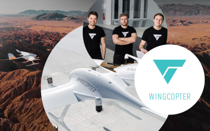 Bild von Wingcopter Mitarbeitende, die lächelnd in die Kamera schauen, daneben das Wingcopter Logo und Wingcopter 198 Hover Mode | Success Story Wingcopter