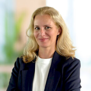 Nadine Dörfler, valantic