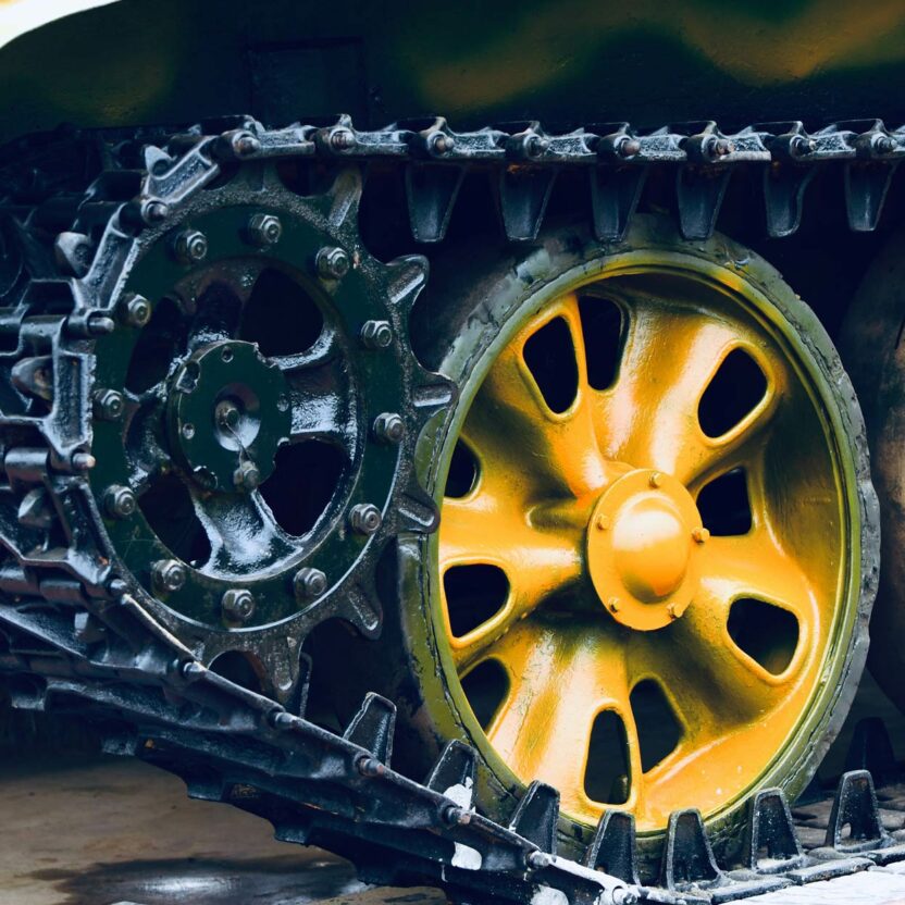 traditional-metallic-wheels-of-a-tank-unique-photo-1294159373
