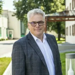 Florian Keller, Bauer Gruppe