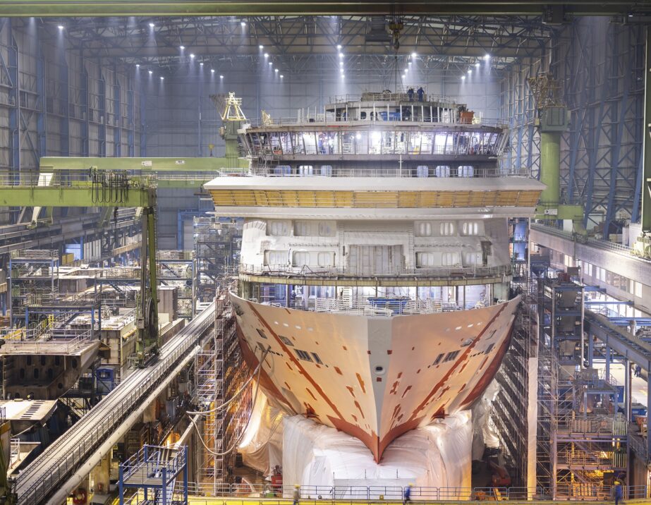 Meyer Werft Schiff
