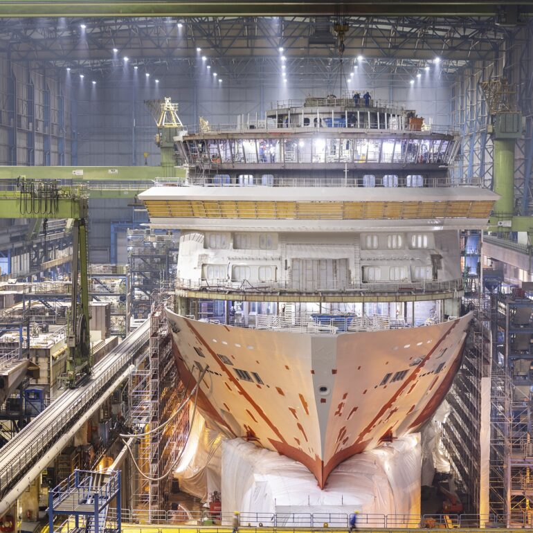 Meyer Werft Schiff