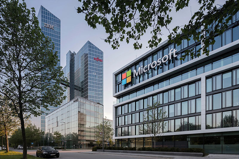 Microsoft Experience Center Munich with view of IBM and Fujitsu towers