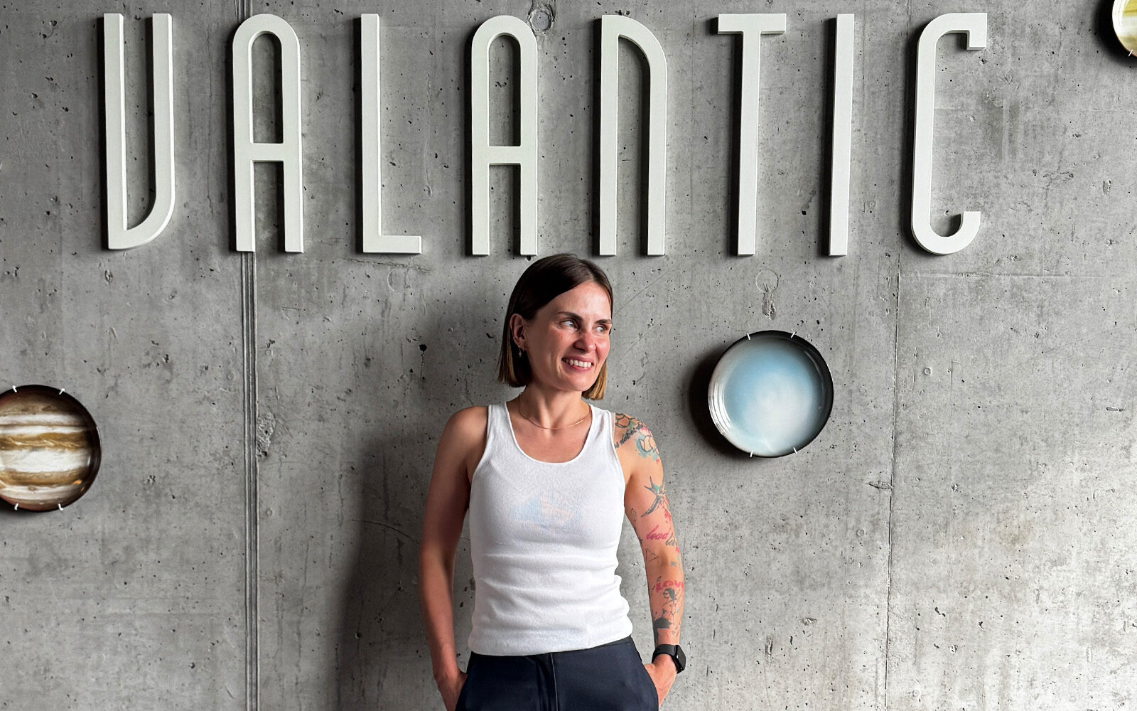 Mentor, AI expert, team lead and CX consultant: Sarina Hermann shares her journey into customer experience consulting. 