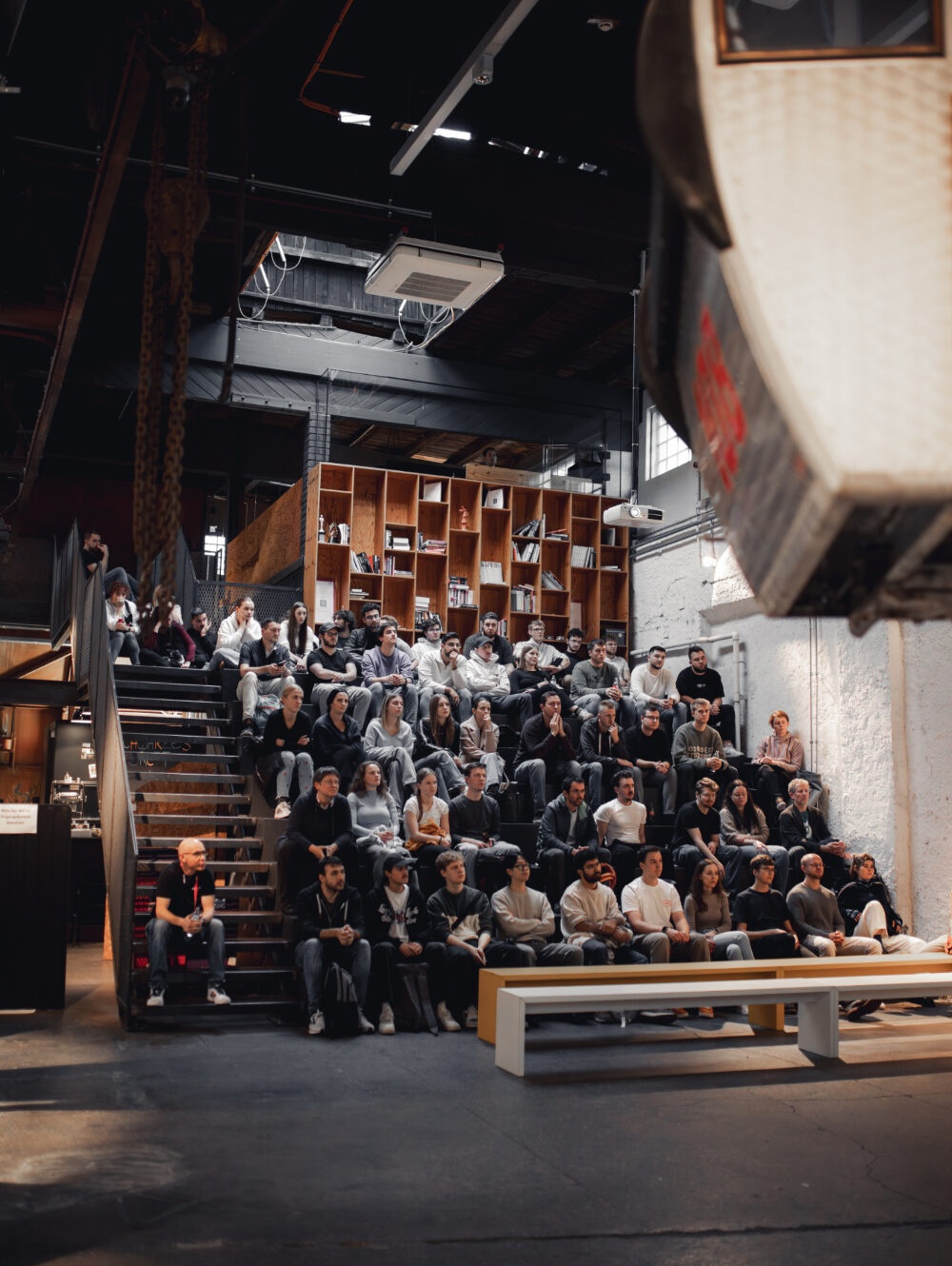 WebSockets, Pimcore PaaS & AI Agents – drei Themen, die nicht nur die Tech-Welt bewegen, sondern auch beim diesjährigen WebDev MeetUp 2025 in unseren valantic Austria Hallen für reichlich Gesprächsstoff gesorgt haben.