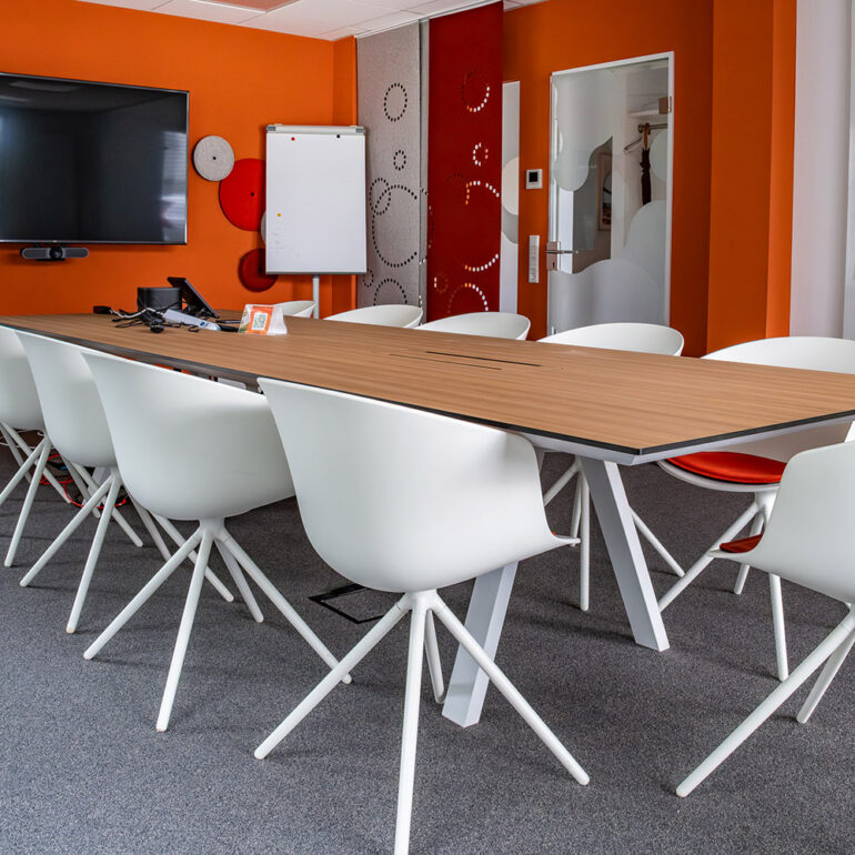 valantic Meetingraum im Hausnummer 16 in Langenfeld