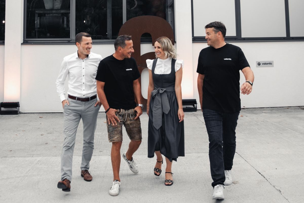Das CEO-Team von valantic Austria, von links nach rechts: Stephan Siller, Patrick Edelmayr, Ines Eschbacher und Roland Dessovic.