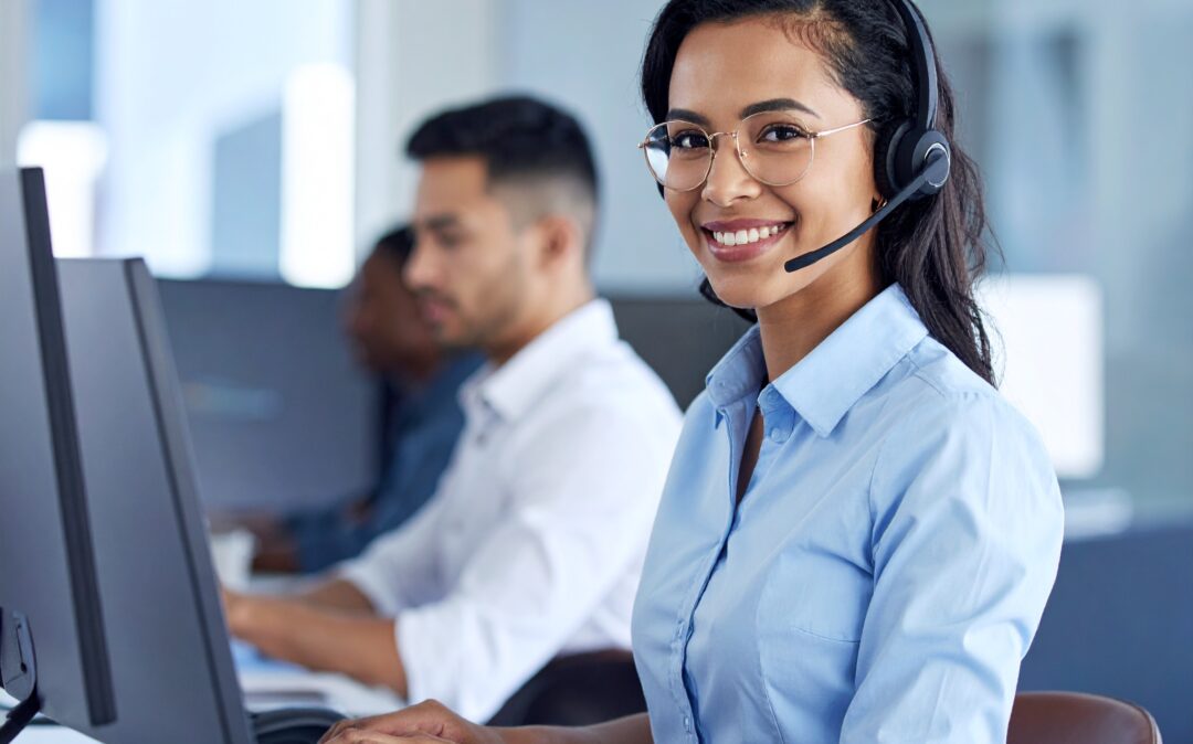 it specialist on her computer headset glasses