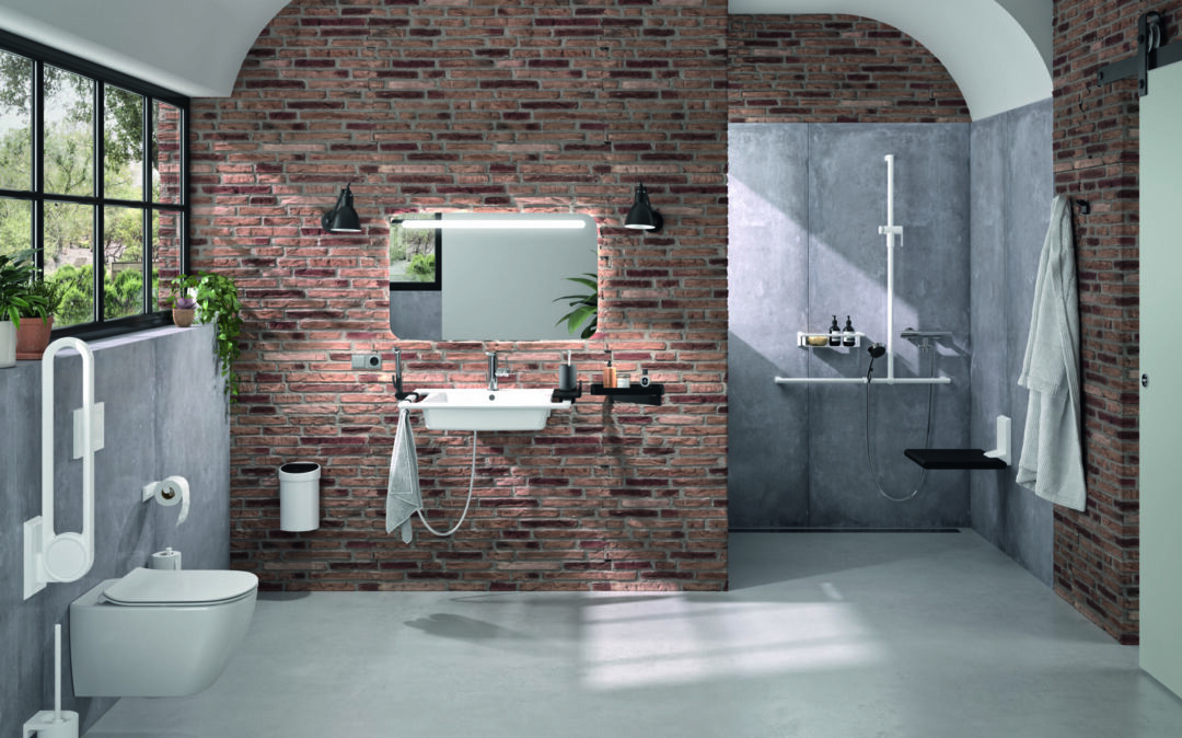 Modernes, barrierefreies Badezimmer mit Sanitäranlagen von der Normbau GmbH
