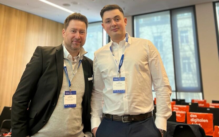 valantic colleagues at the fiberdays in a workshop room