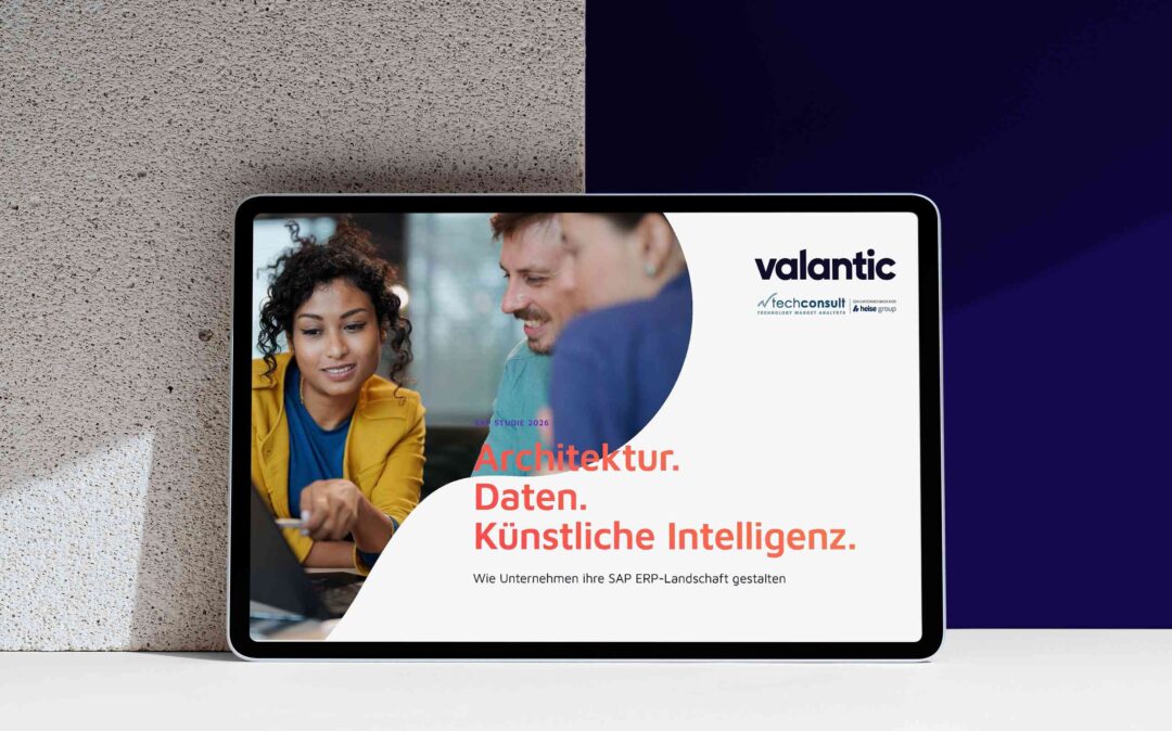 Tablet mit dem Titelbilder der valantic SAP Studie 2026
