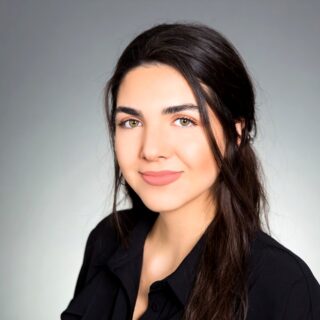 Porträtbild von Gülay Güvemli, Product Owner bei valantic