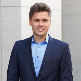 Tobias Eberle, Consultant valantic