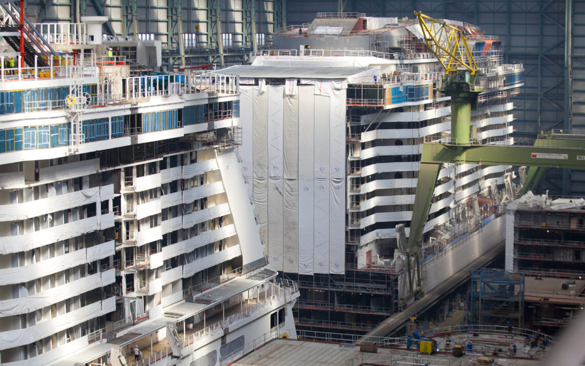 Bau eines Kreuzfahrtschiffes der MeyerWerft