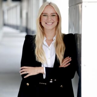Victoria Sturm, Consultant, valantic