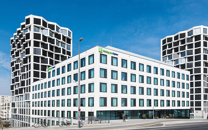 Außenansicht vom Holiday Inn Express München