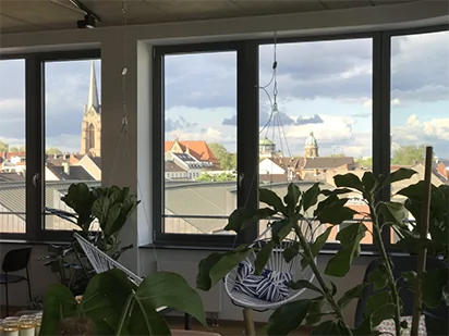 Bild eines Büros mit schönem Ausblick, valantic Niederlassung CEC in Mannheim