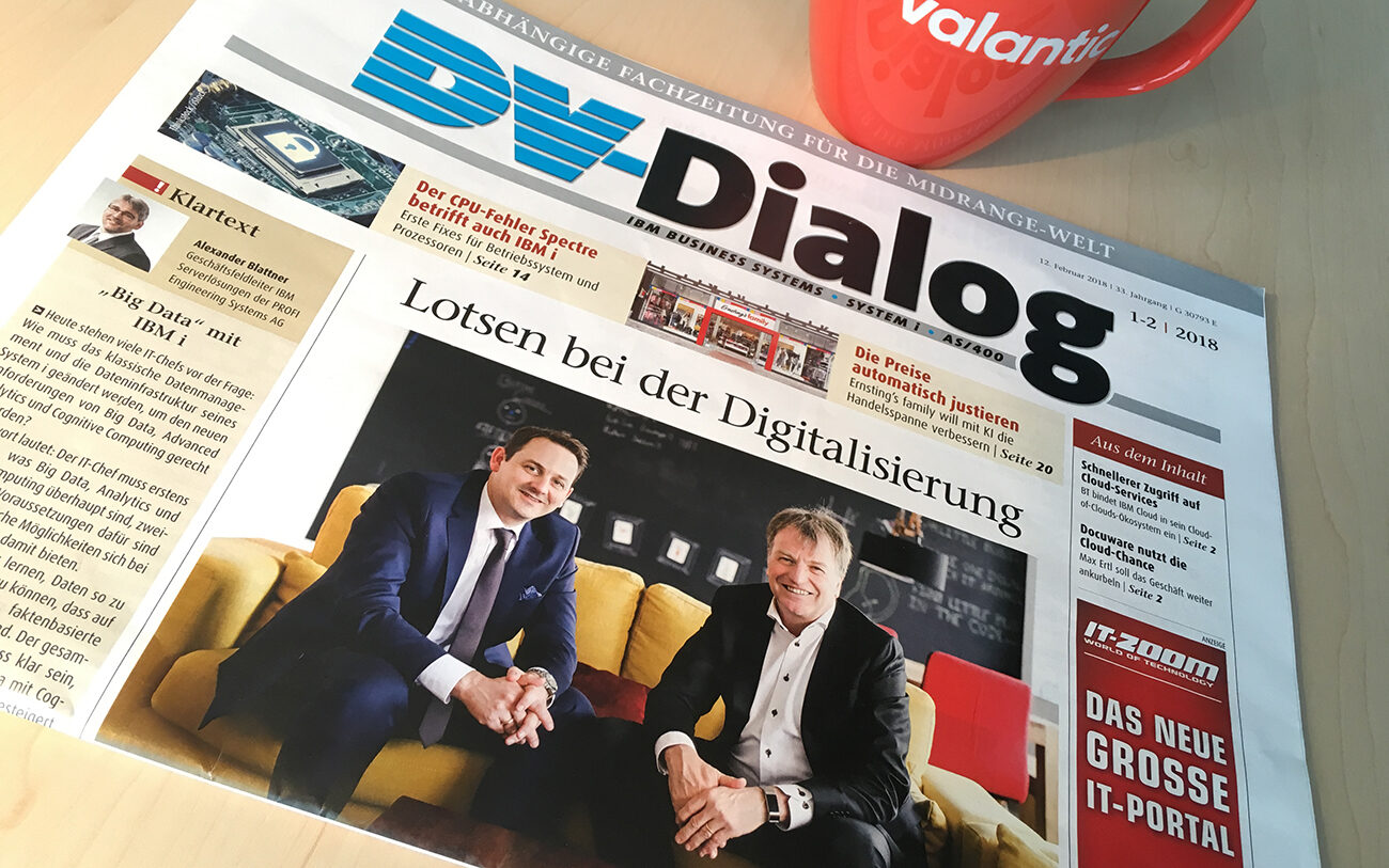 Bild von einem Zeitungsartikel in der DV-Dialog mit der Überschrift "Lotsen bei der Digitalisierung - Philipp Königs und Roland Martinez stehen Rede und Antwort"