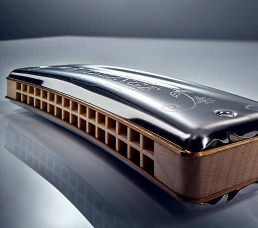 Image of a HOHNER chromatic harmonica, valantic customer