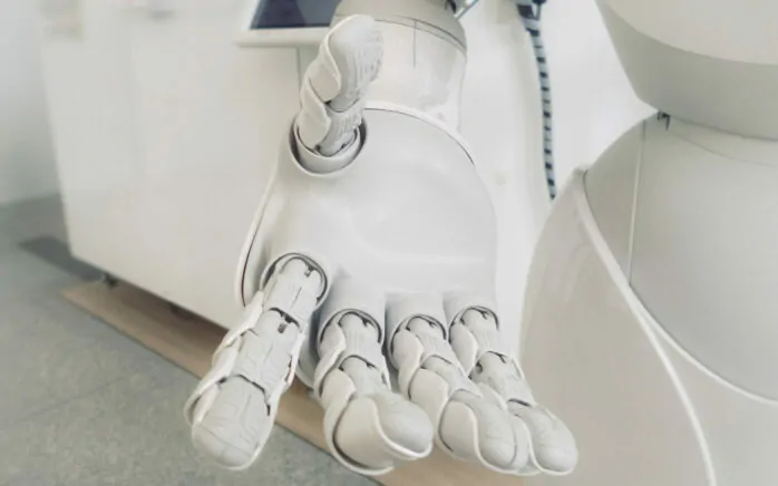Image of a robotic arm, valantic blog article "Process Automation"