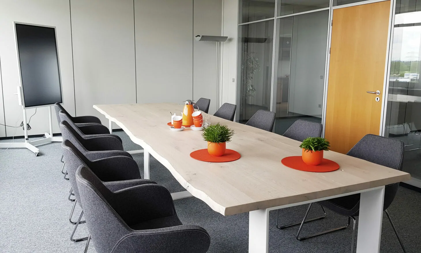 Bild eines Meetingraums, valantic Niederlassung Enterprise Ressource Planning (ERP) Langenfeld