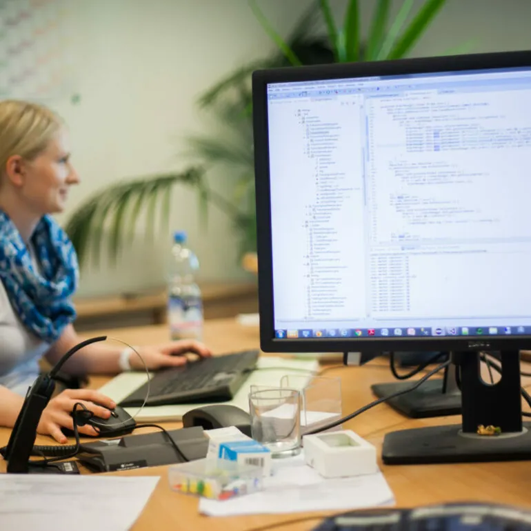 Bild eines Büros mit Schreibtischen, Niederlassung valantic TS Magdeburg