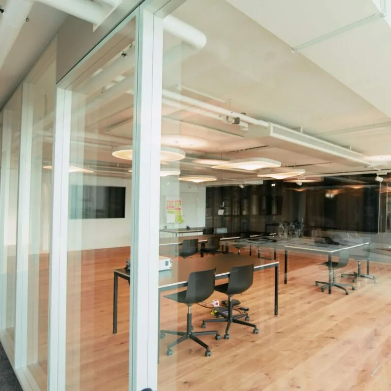 Bild von einem Konferenzraum, valantic Niederlassung Customer Engagement & Commerce St. Gallen