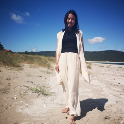 About us - Team - Picture of Cissy Hu, User Experience Specialist at valantic, on the beach