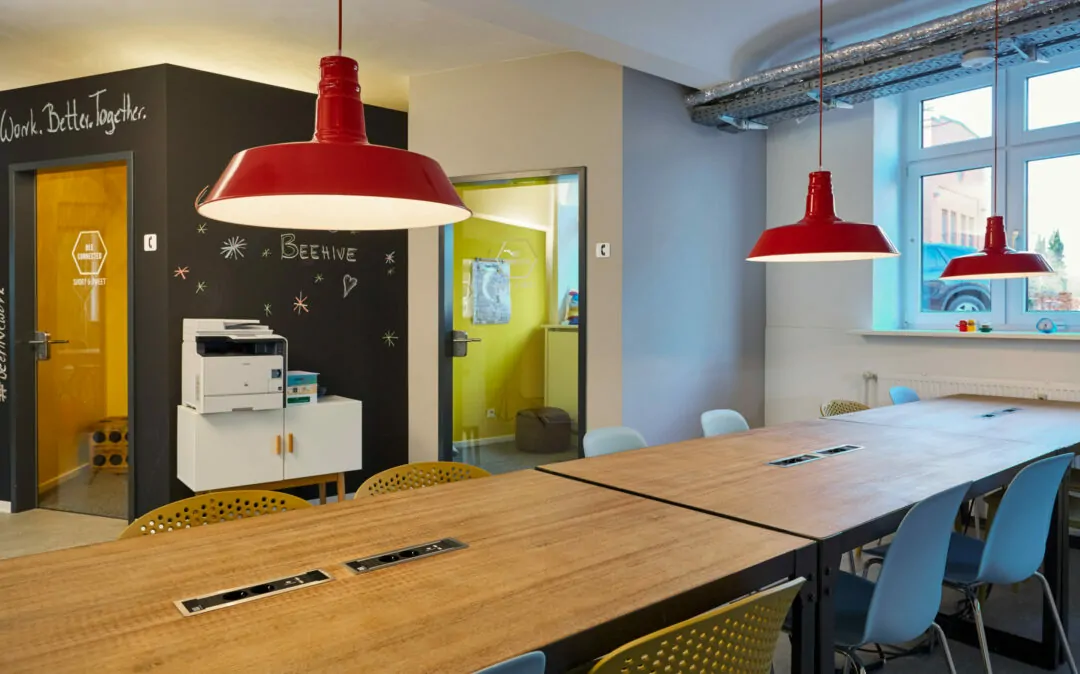 Image of the Co-working space BEEHIVE, working place of the netz98 - a valantic company employees in Hamburg, common room