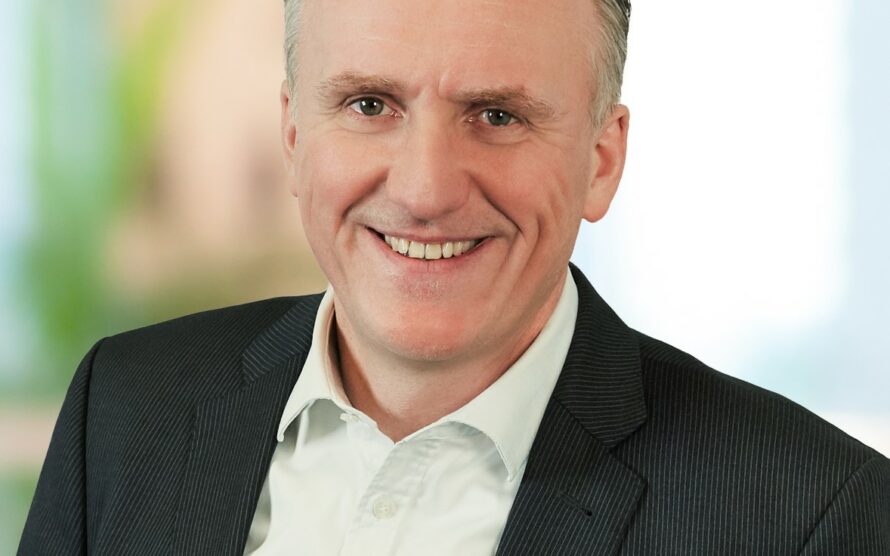 Porträt von Dr. Peer Schwieren, Geschäftsführer bei valantic Business Analytics