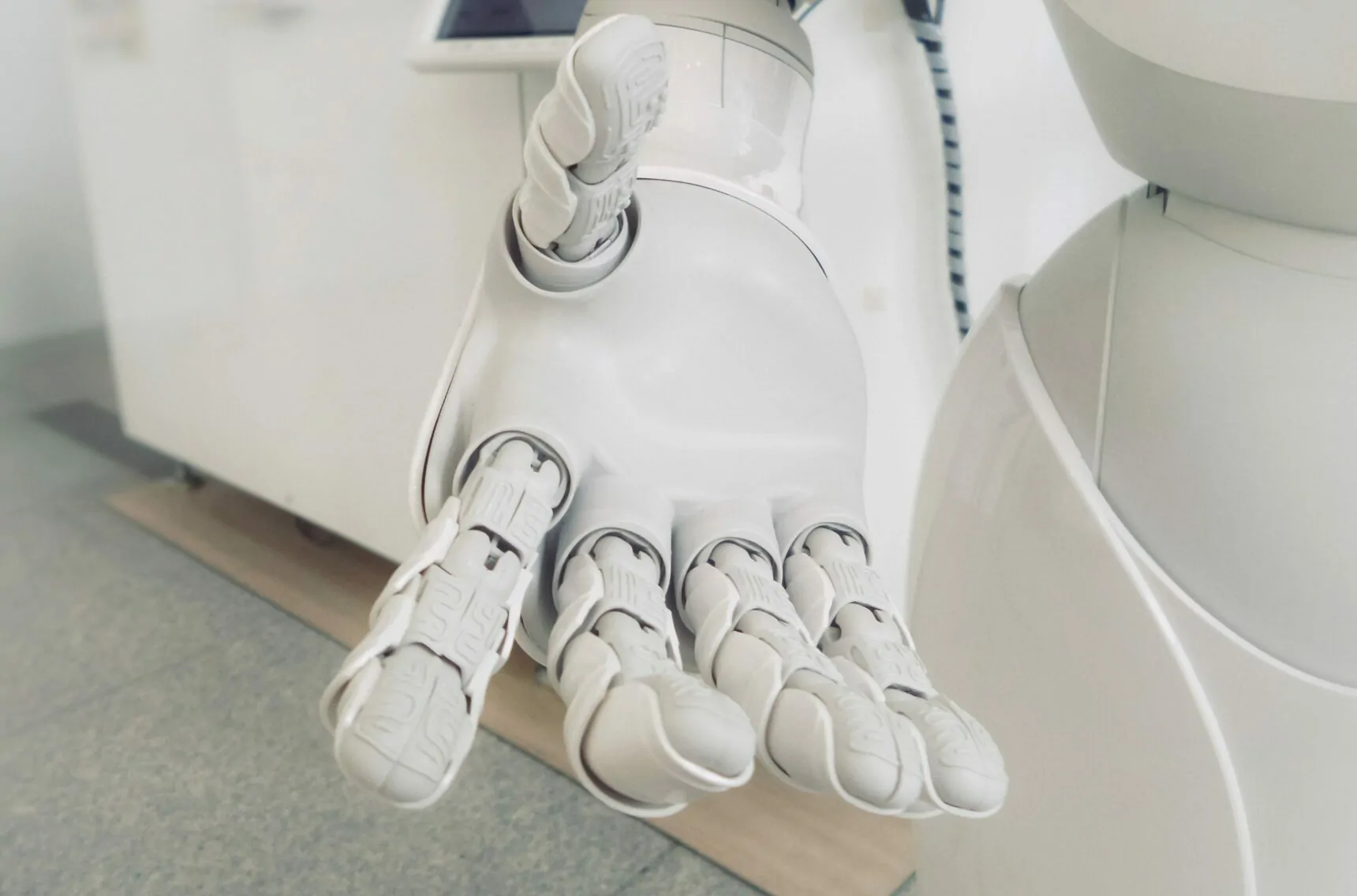 Bild einer Roboterhand, Robotics, KI
