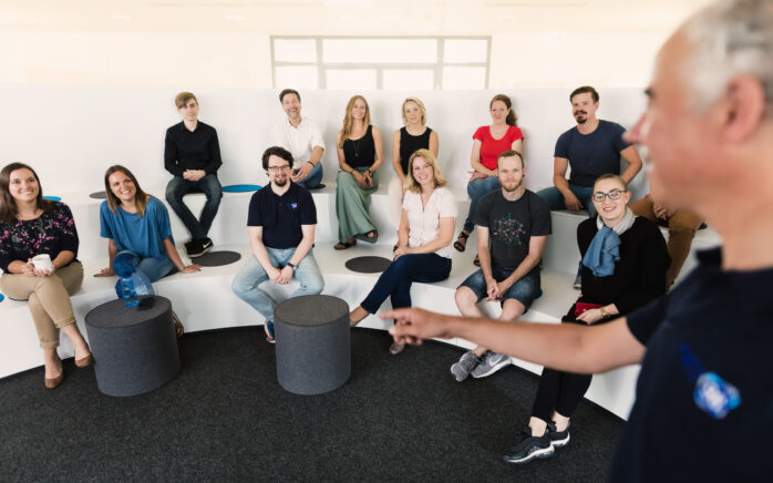 Picture of several people in a common room, valantic branch netz98 Mainz