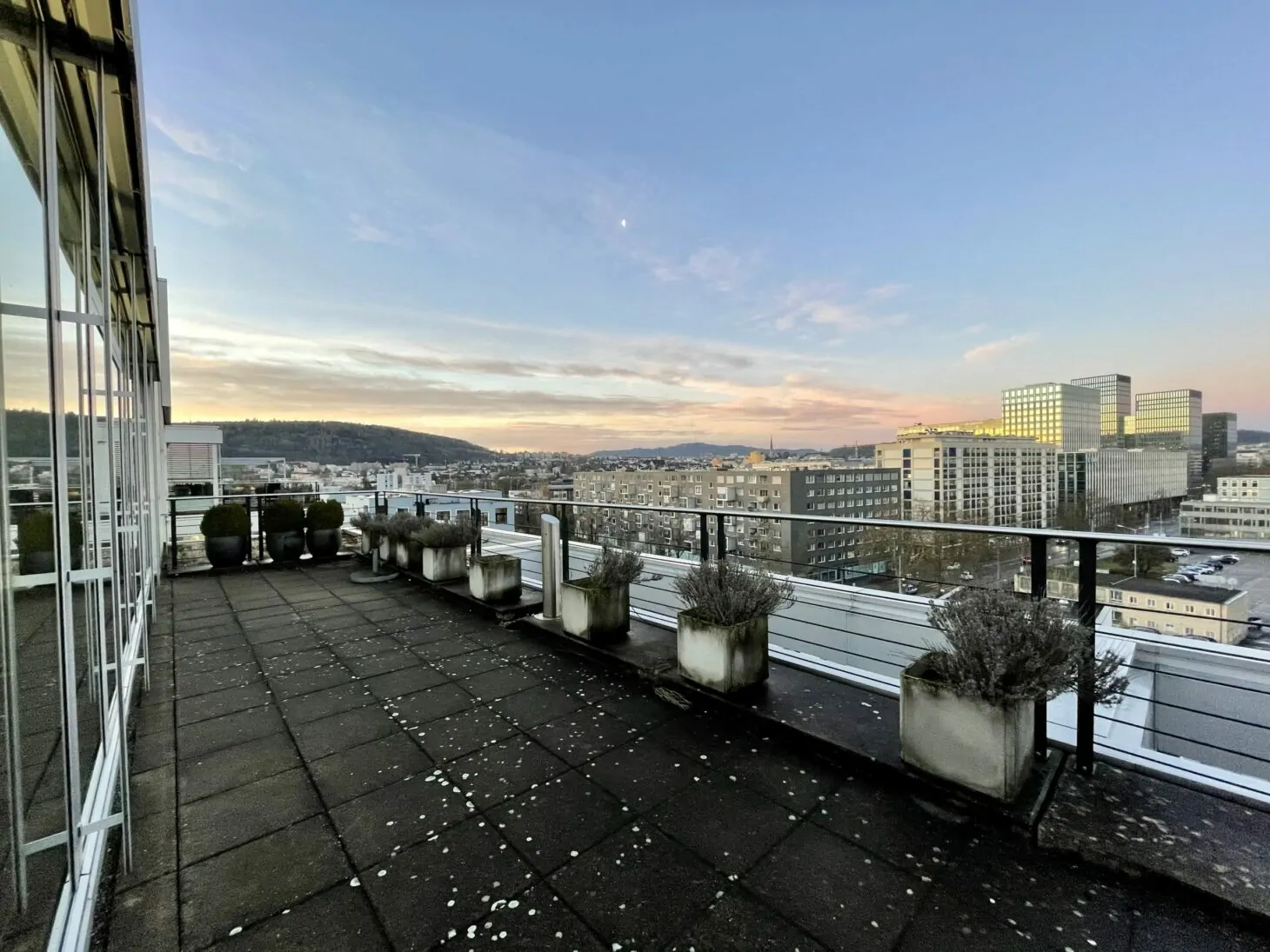 Image of the roof terrace of the valantic branch in Zurich