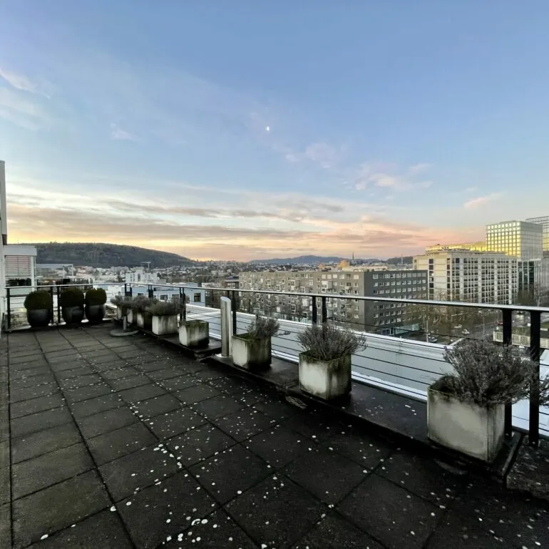 Image of the roof terrace of the valantic branch in Zurich