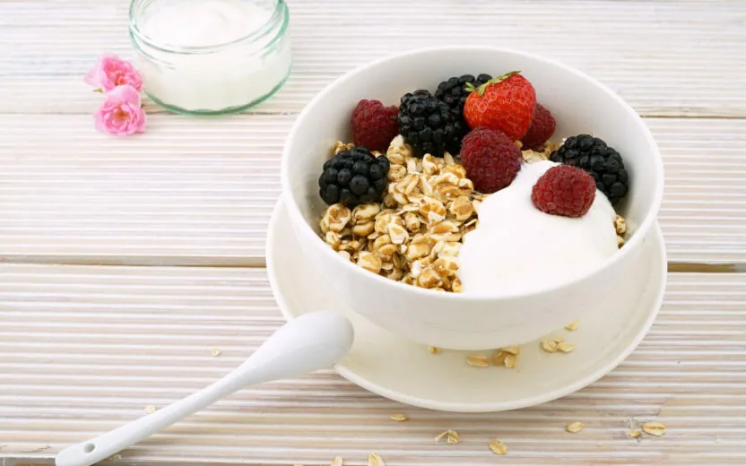 Picture of a fruit muesli with fruit in a bowl - Emmi Success Story - MicroStrategy