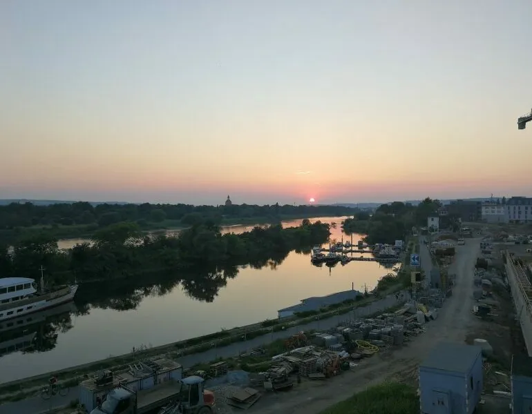 Foto aus dem valantic ERP Consulting Büro in Dresden mit Blick auf die Elbe