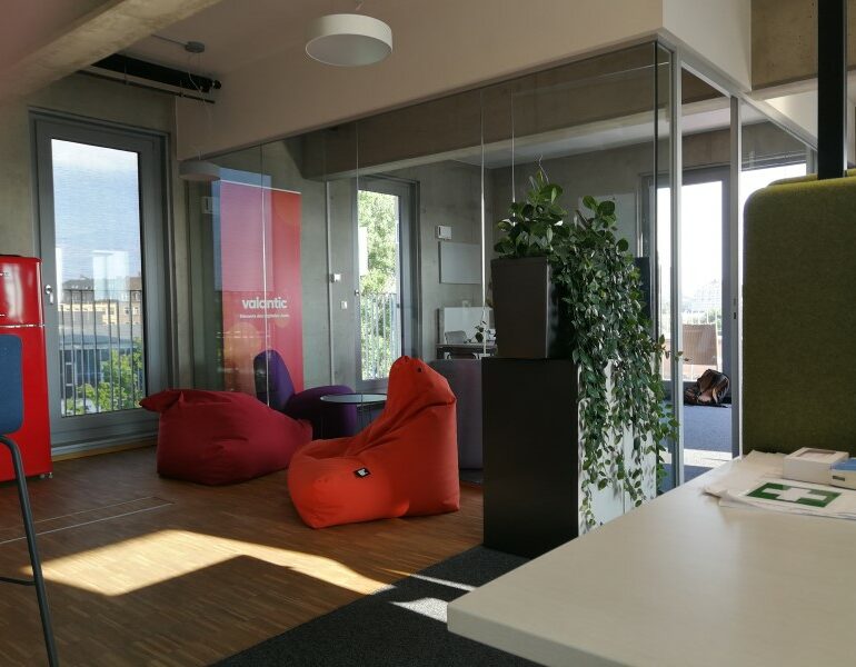 Photo from the valantic ERP Consulting office in Dresden with a view of the leisure area
