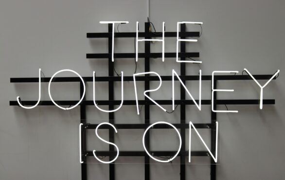 LED-Beschilderung "The Journey is on", Mit digitalen Technologien zu mehr Kundenzentrierung, Customer Experience & Customer Journey