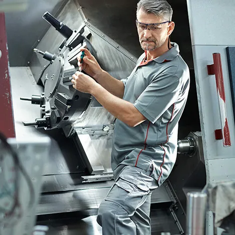 valantic optimiert SCM bei SEEPEX Mitarbeiter square