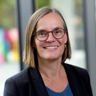 Portrait of Dr. Sandra Schmidt, CEO of Mainzer Stadtwerke Vertrieb und Service GmbH