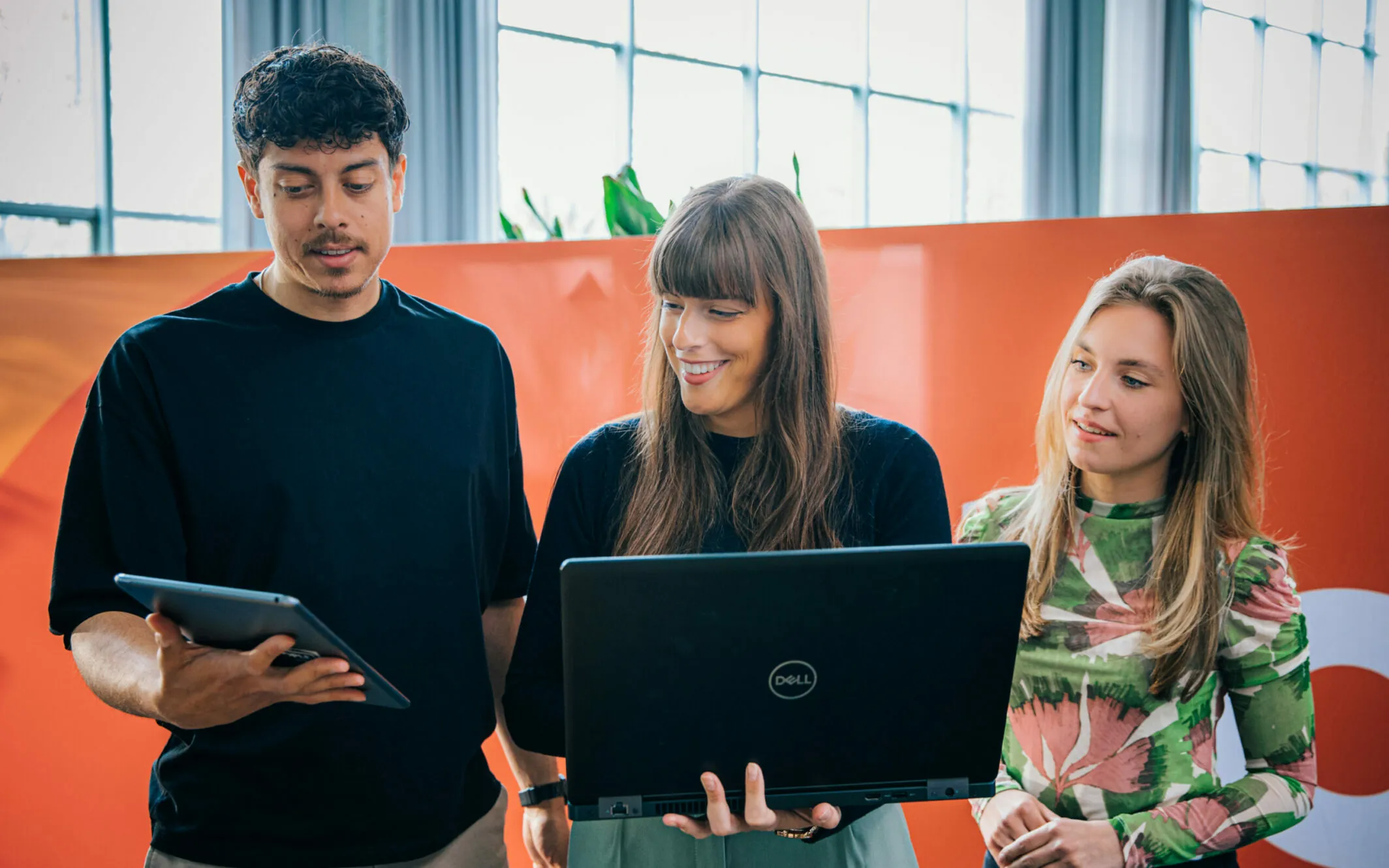 Groep mensen aan het werk
