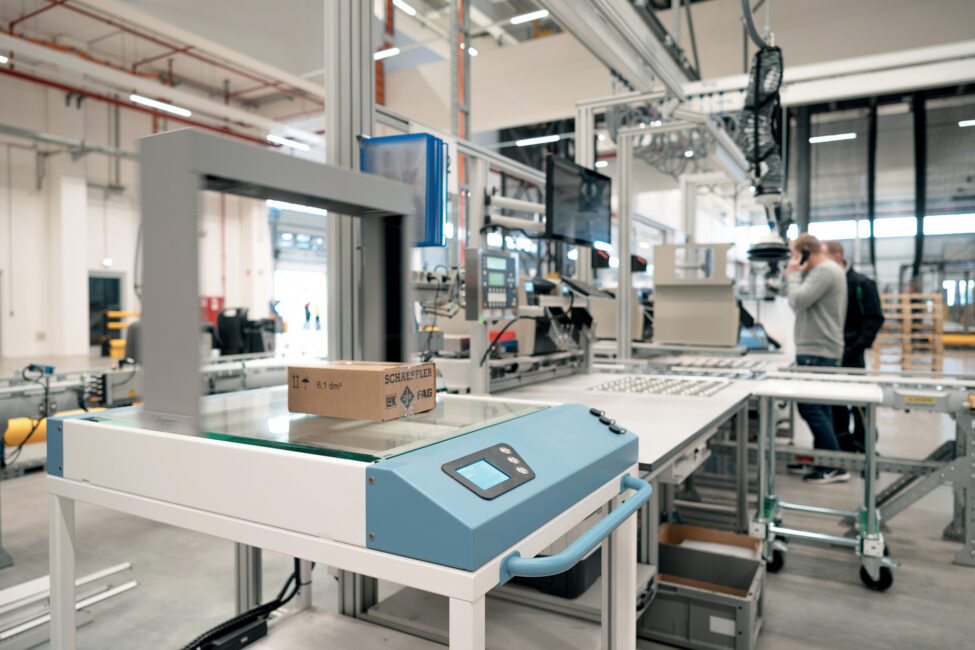 Capture of article information with the KHT Multiscan, KNAPP AG, Reference wayRTS of valantic Supply Chain Excellence