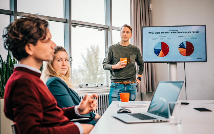 collega's in een vergadering