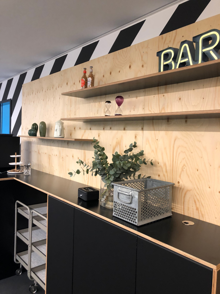 Image of the bar area, office of valantic Customer Engagement & Commerce (CEC) in Mannheim